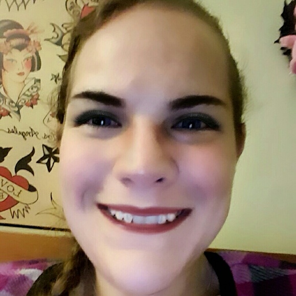 Meet your Posher, Meghan - Picture 1 of 1