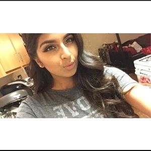 Meet your Posher, Leonela