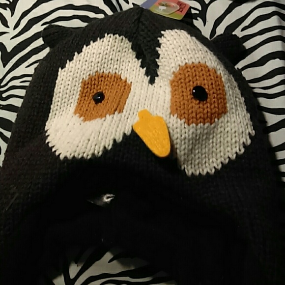 Adorable D&Y owl hat