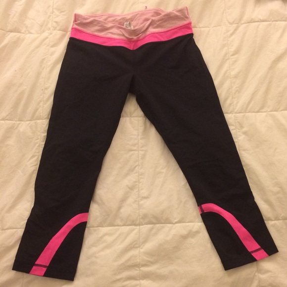 Lululemon inspire crop pinkalicious size 8