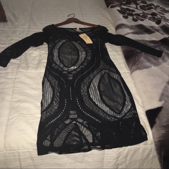 Black lace dress - Picture 2 of 5