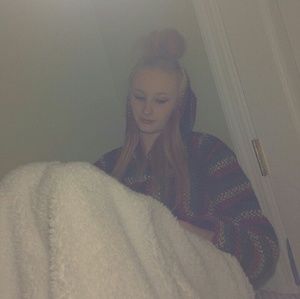 Meet your Posher, Makayla
