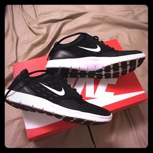 Black Nike Orive