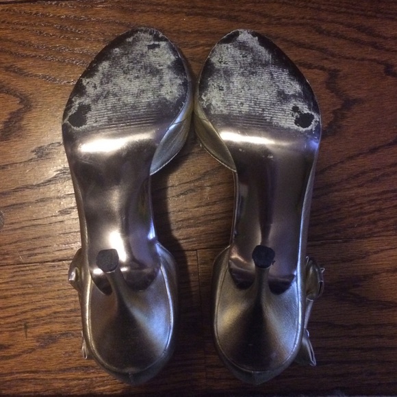 Steve Madden Gold Heels - with box! - Picture 4 of 4