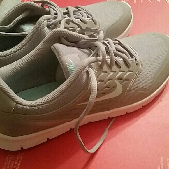 Nike Shoes - New! NIKE Orive running shoes size 9.5