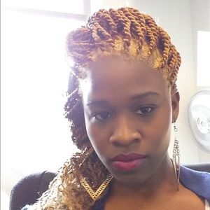 Meet your Posher, Danielle