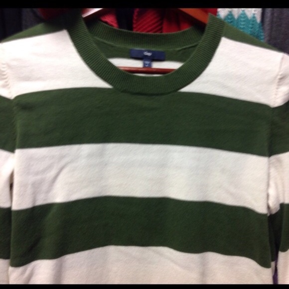 Gap 3/4 sleeve sweaters size Large