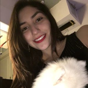 Meet your Posher, Daniela