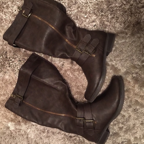 Brown Maurice's boots. Size 8M
