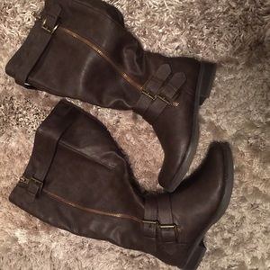 Brown Maurice's boots. Size 8M