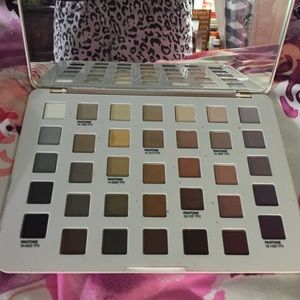 Sephora + Pantone Universe eyeshadow palette