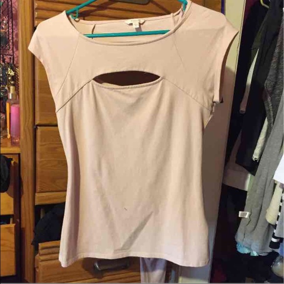 Guess keyhole shirt
