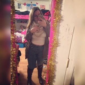 Meet your Posher, Jade