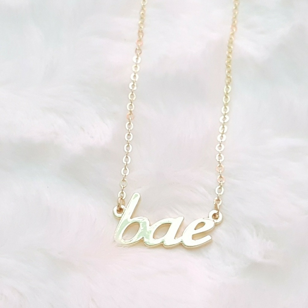 🌸LAST ONE!🌸Bae necklace