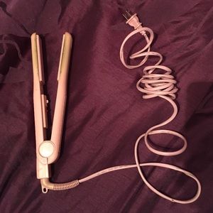 Flat iron/straightener