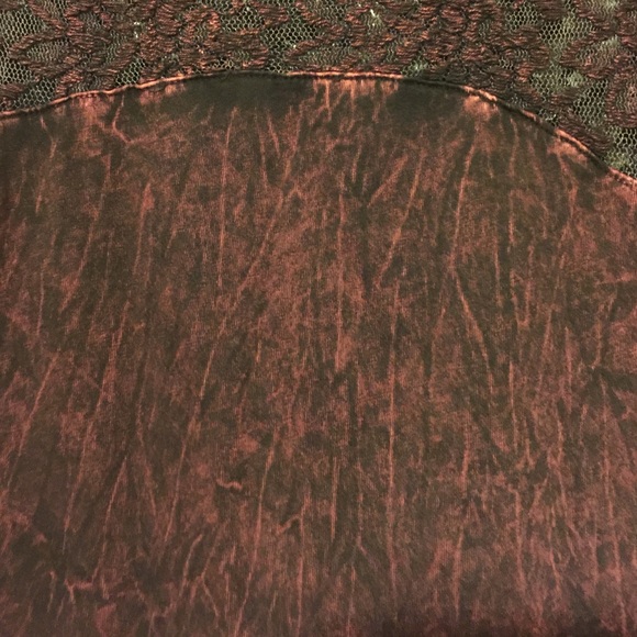 Lace accent blouse - Picture 2 of 3