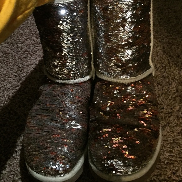 glitter gold/brown to silver uggs