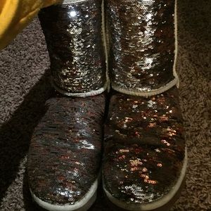 glitter gold/brown to silver uggs