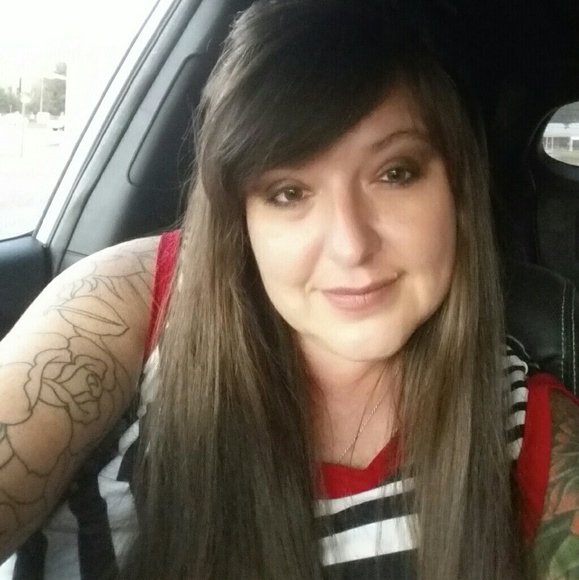 MEET YOUR POSHERS! We are a mother-daughter team. - Picture 2 of 8