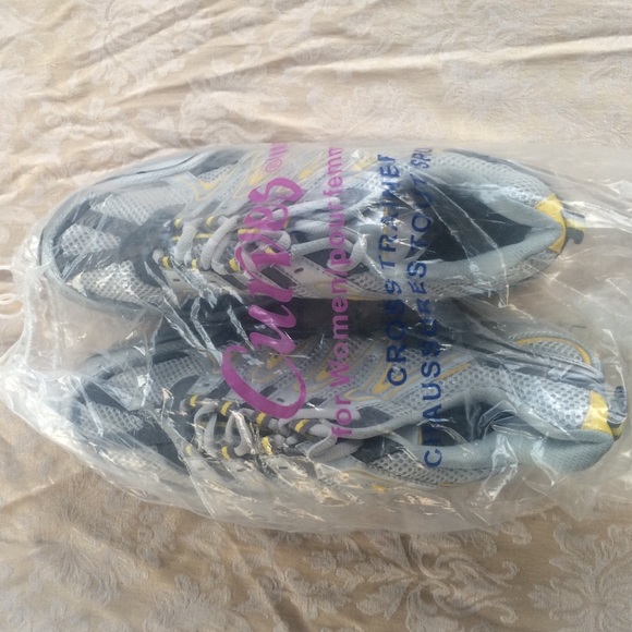 Curves for women cross trainer shoes