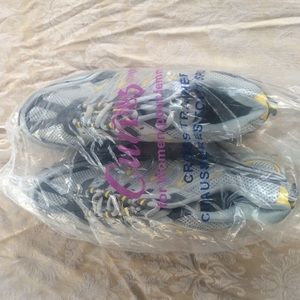 Curves for women cross trainer shoes