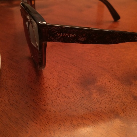 NWT Valentino Sunglasses main image 4