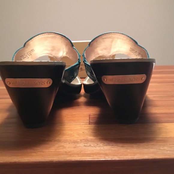 Brand New Michael Kors Sandals - Picture 3 of 4