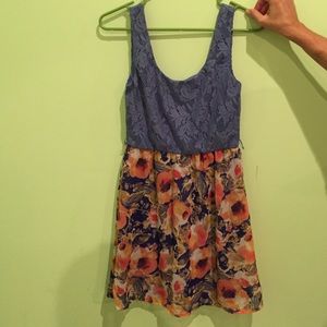 Cute printed dress size small