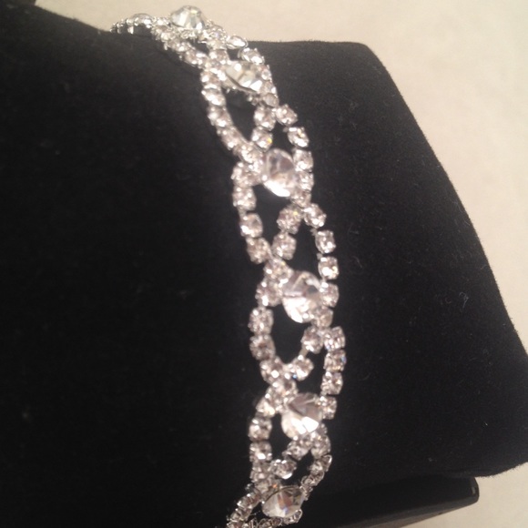 🎉SALE!🎉 NWT The "Lori" Bracelet - Picture 3 of 3