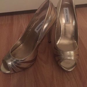 Brand new Steve Madden gold and bronze heels.