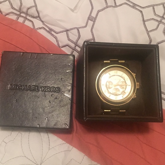 MK 8077 Gold - Picture 3 of 4