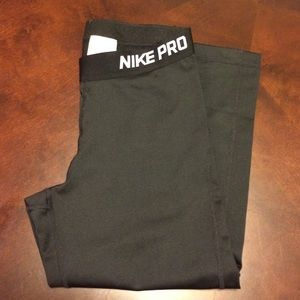 Nike pro crop