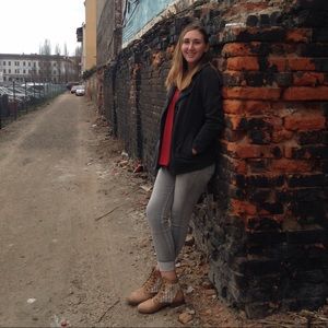 Meet your Posher, Brittany