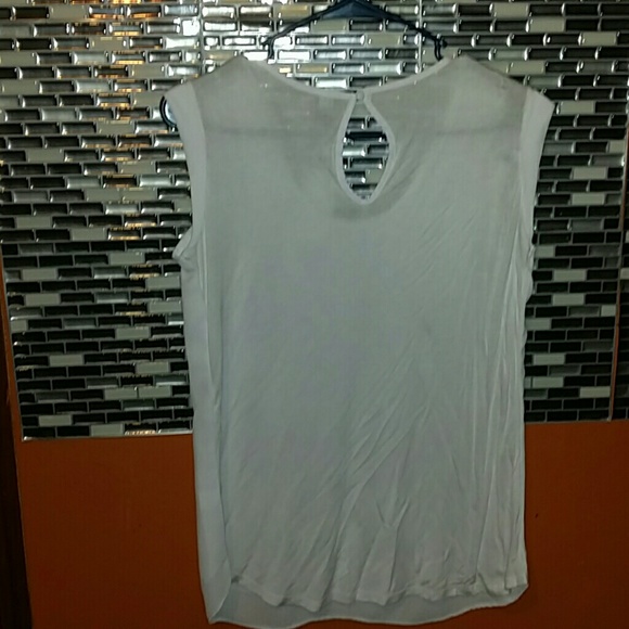 White blouse - Picture 2 of 2