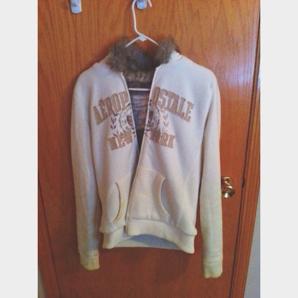 Aeropostalé Furred Zip up hoodie.