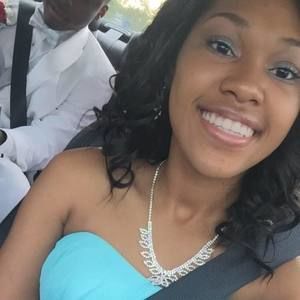 Meet your Posher, Skyla