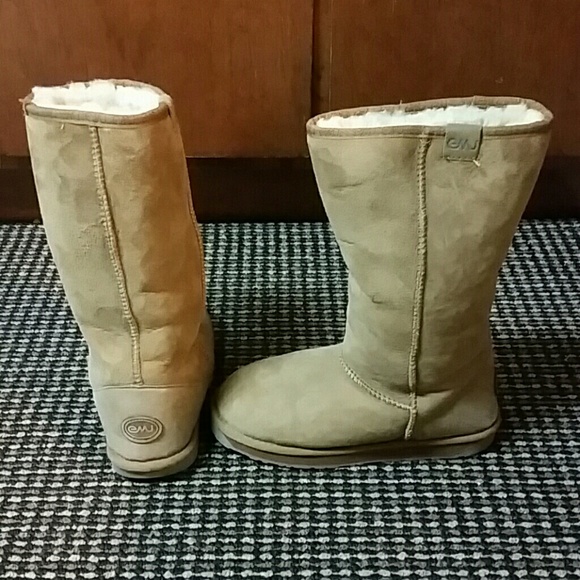 Emu boots - Picture 1 of 1