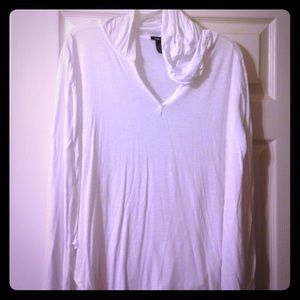 Long sleeve loose hooded shirt.