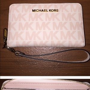 LARGE Pink / Tan MK wallet ‼️😍😍😍💕👑