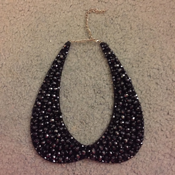 Collar necklace