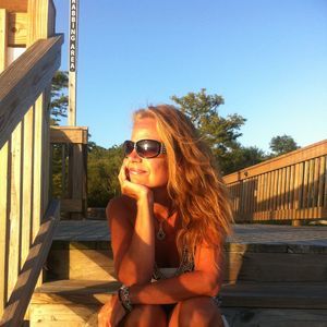 Meet your Posher, Caroline