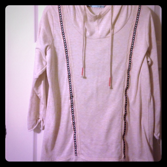 3/4 sleeve hoodie like sweater