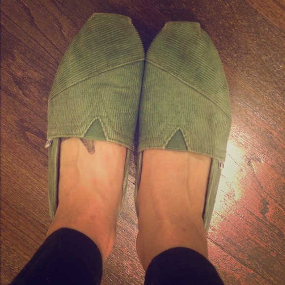 TOMs classics green corduroy