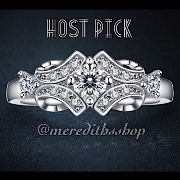 NWT The "Teresa" Ring