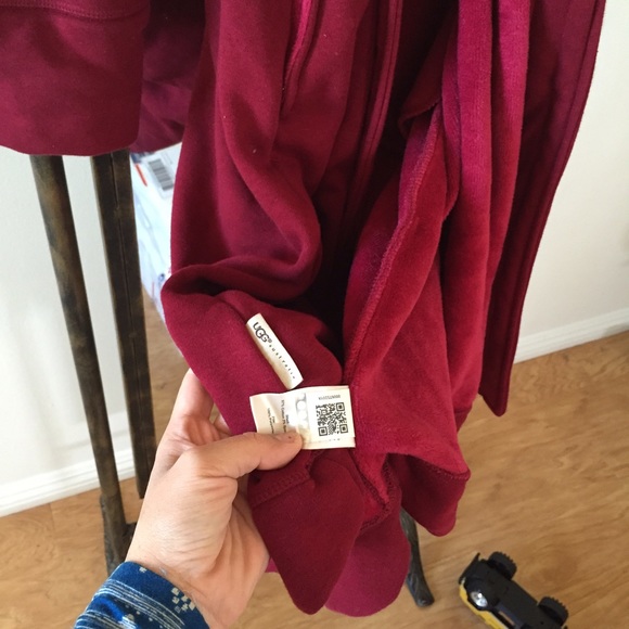 UGG authentic Duffield sangria robe Sz L new - Picture 3 of 4