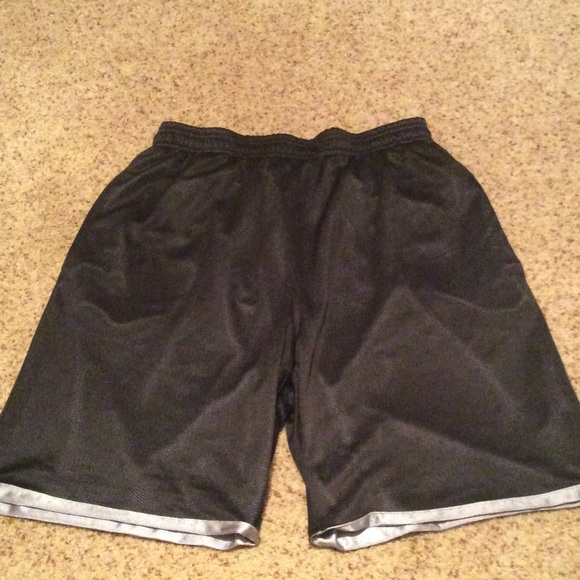 Reversible shorts - Picture 2 of 2