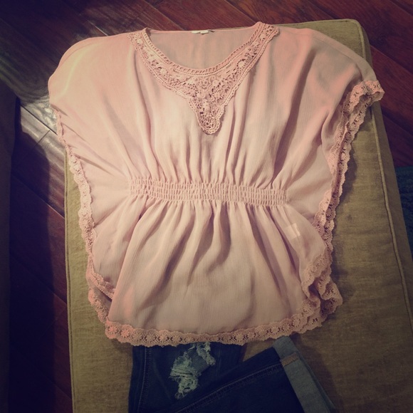 SOFT PINK gathered waist top with lace detail 💞