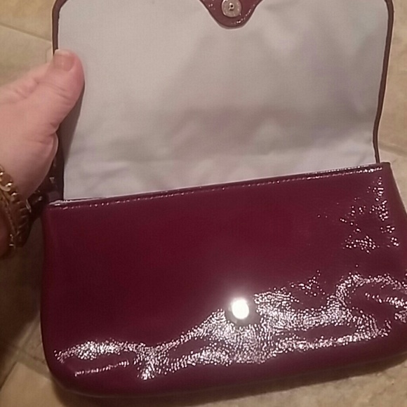 COACH Patent Magenta Wristlet Wallet EUC! - Picture 3 of 4