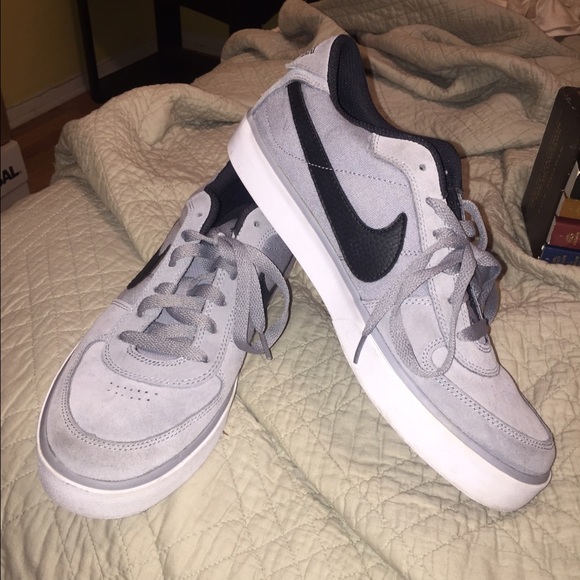 Excellent Condition Men's Nike Shoes