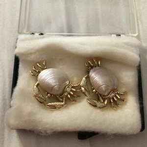 Set of 2 crab pins